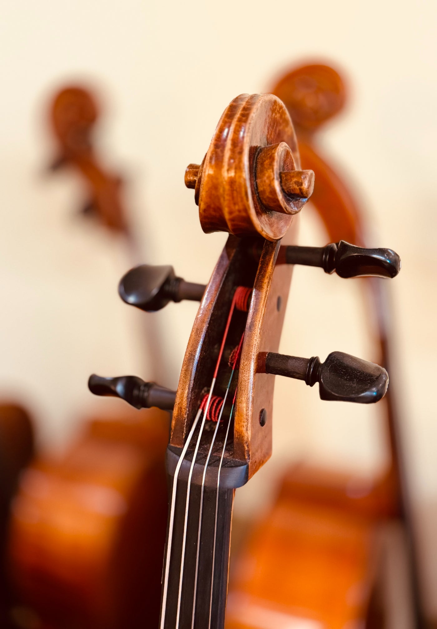 Tuning a Cello with Tuning Pegs